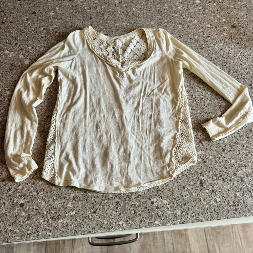 Free People l Cream Lace Detail Long Sleeve Shirt l Size: Small